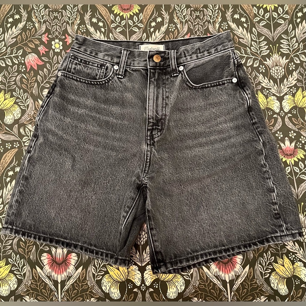 Madewell Women’s Baggy Jean Shorts in Dark Wash - Size 26